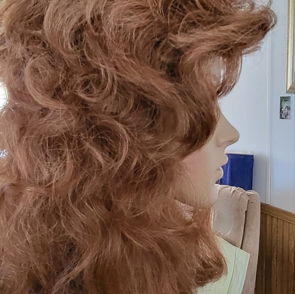 AUBURN WIG - Picture 5 of 10
